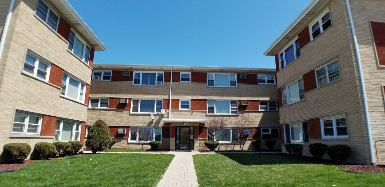 Primary Photo - 6939 S Pulaski Rd