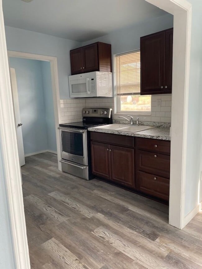 Building Photo - Remodeled 2 bedroom 1 bath in Warden