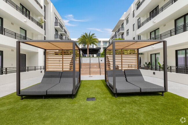 Pool Cabanas - Soleste Seaside