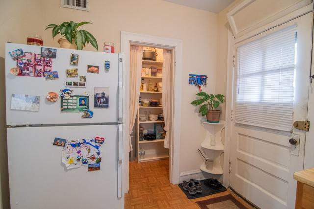 Building Photo - 2 bedroom in CHICAGO IL 60645