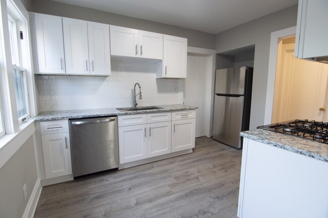 Building Photo - 3574 W 147th St