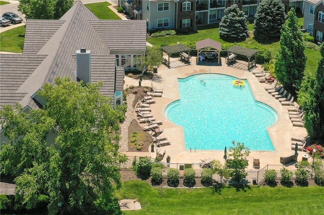 Your very own pool - 11612 Tomahawk Creek Pky