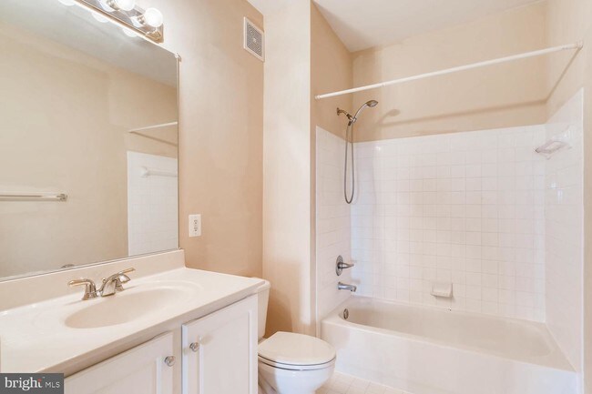 Building Photo - 2120 Troon Overlook