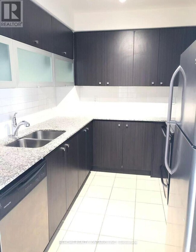 Photo du bâtiment - 2015 Sheppard Ave E