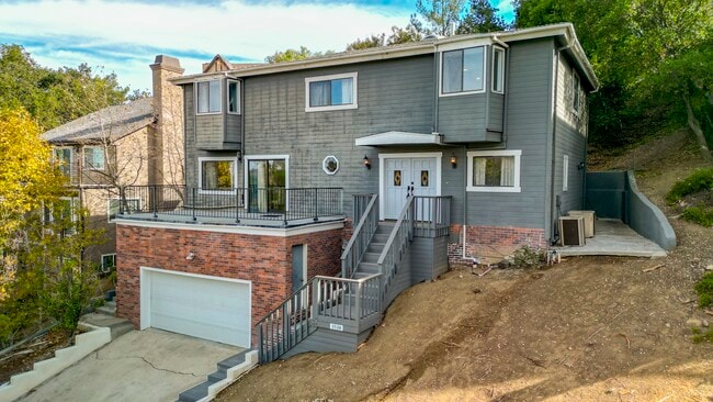 Building Photo - 3530 Pansy Dr