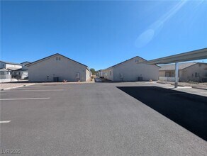 Building Photo - 1401 Ogallala St