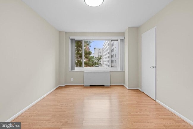 Foto del edificio - 1330 New Hampshire Ave NW