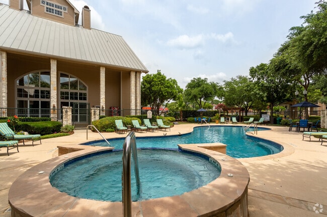 Building Photo - Mission Ranch Apartments