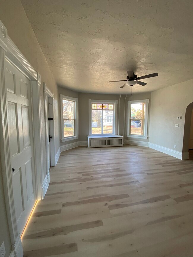 Living room - 534 3rd St
