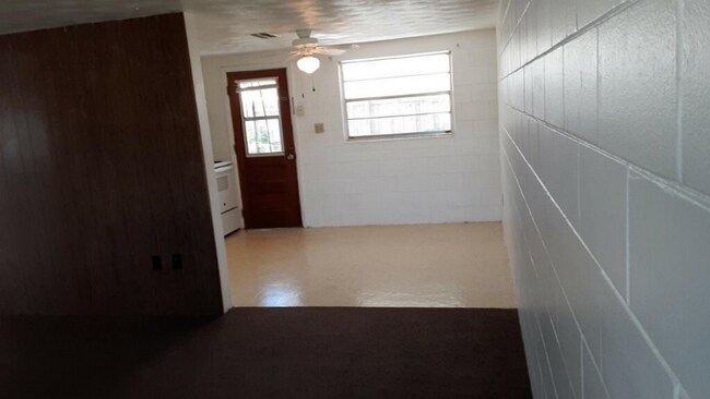 Foto del edificio - 6925 Thornhill Rd