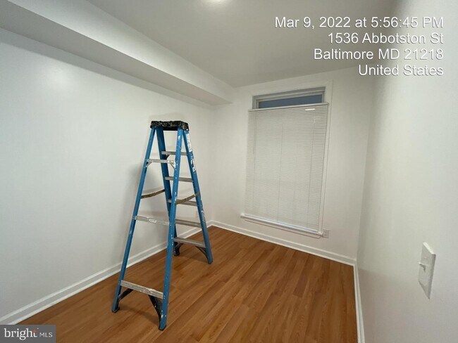 Building Photo - 1536 Abbotston St