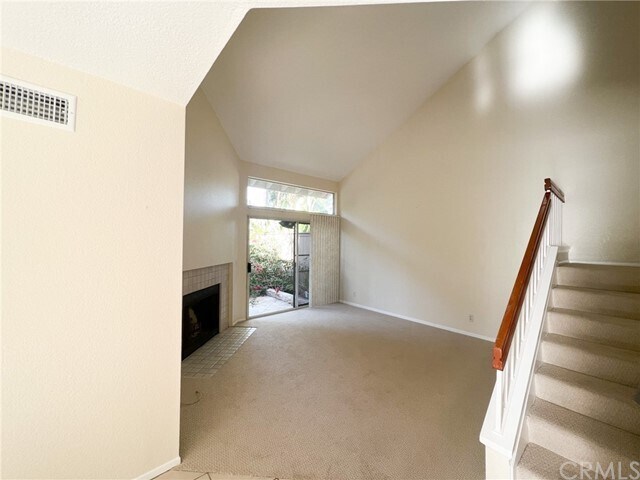 Building Photo - 2 Meadowood