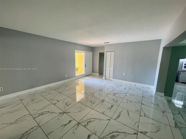 Building Photo - 3340 SW 7th St