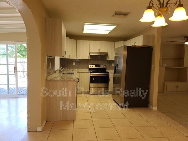 Foto del edificio - 3013 SE Bamboo St