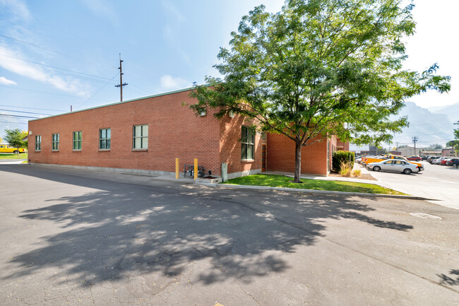 Building Photo - 211 E 500 N