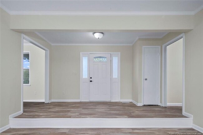 Foto del edificio - 5905 Waterdale Ct