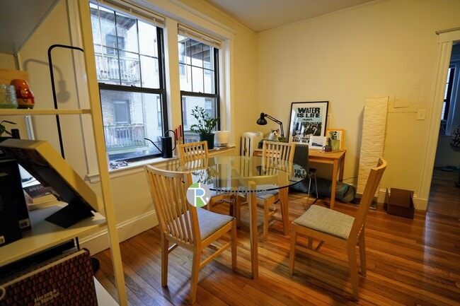 Photo - 294 Harvard St Apartment