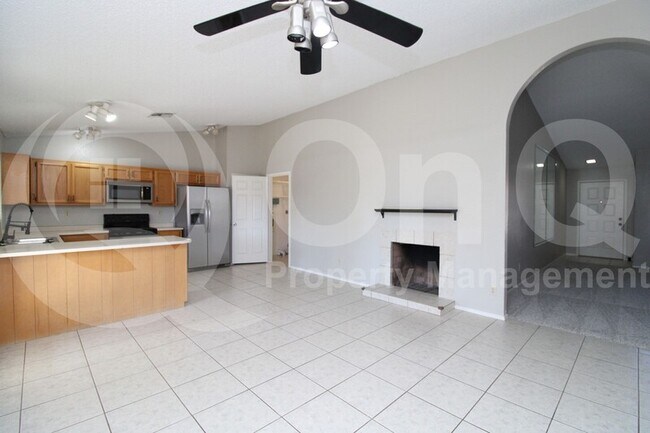 Building Photo - 10243 N 65th Ave