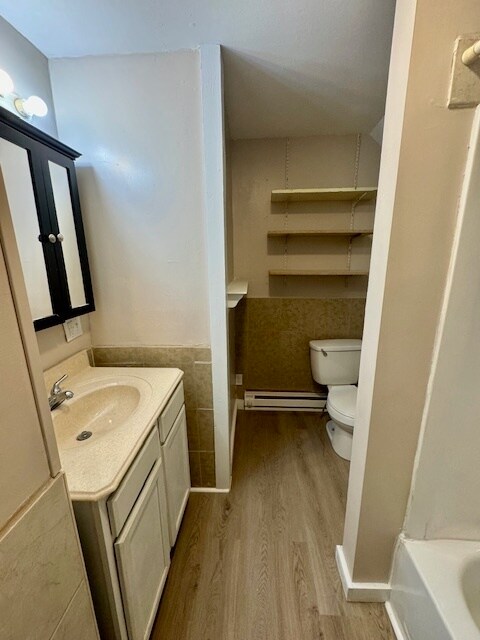 Building Photo - 8 New St