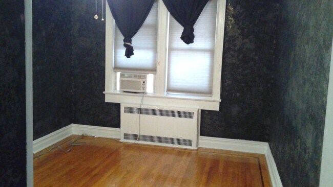 Building Photo - 3153 Schuyler Pl