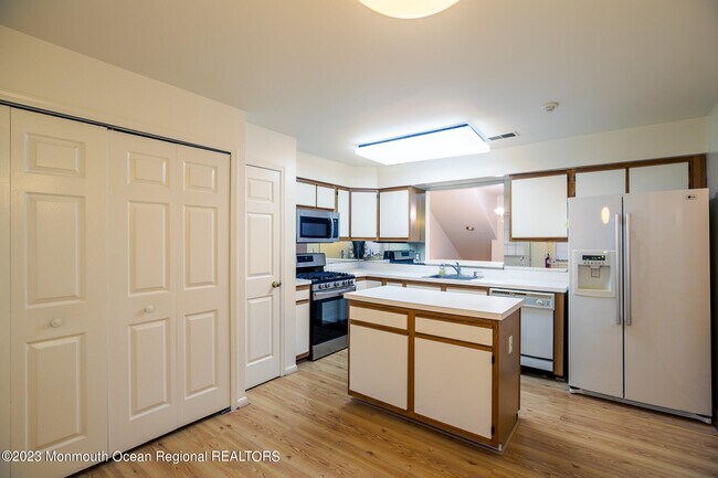 Building Photo - 70H Winthrop Rd