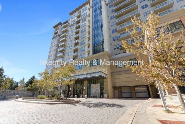 Building Photo - 1 Bed/1 Bath, 916 Sqft - 5455 Landmark PL