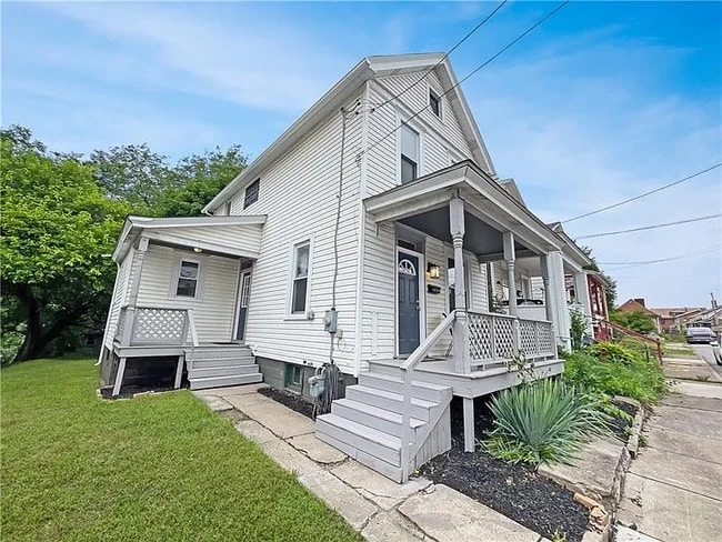 Building Photo - 1320 8th Ave