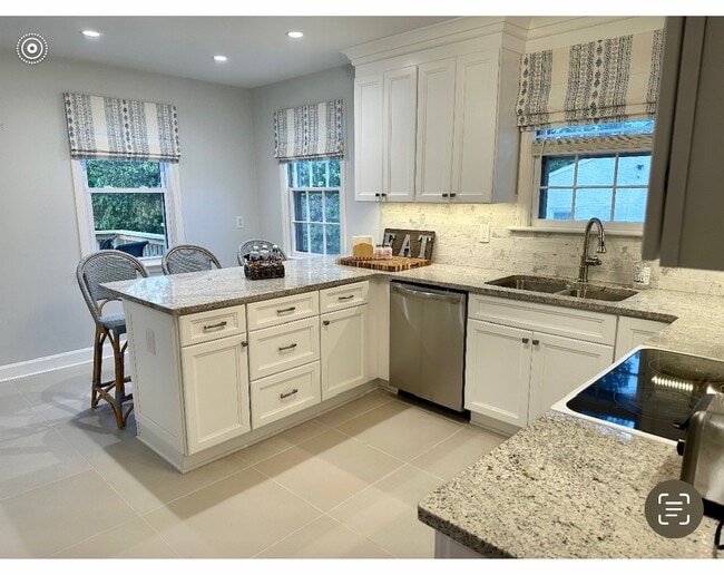 Kitchen - 4604 Boonsboro Rd House