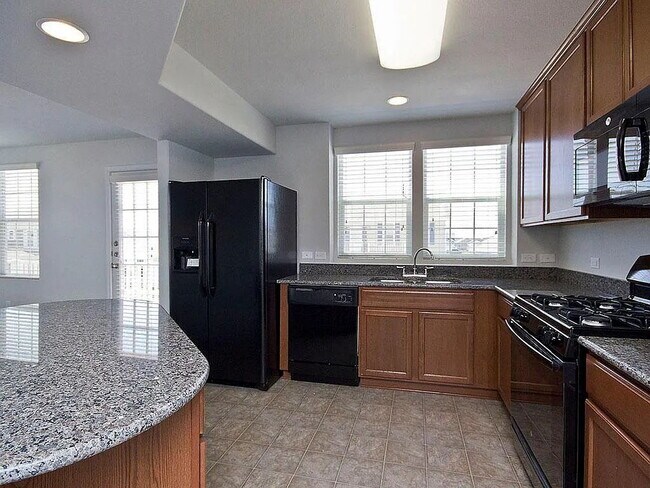 Building Photo - "Charming 2-Bed, 2-Bath Condo Retreat in San Marcos - Spacious 1100 Sq Ft Living!"