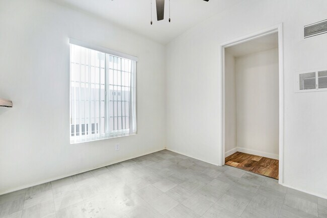 Foto del edificio - 12058 Culver Blvd