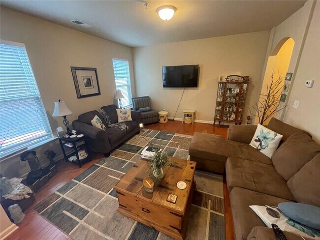 Building Photo - 3526 Castleberry Village Cir