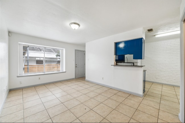 Building Photo - 6827 Chasewood Dr