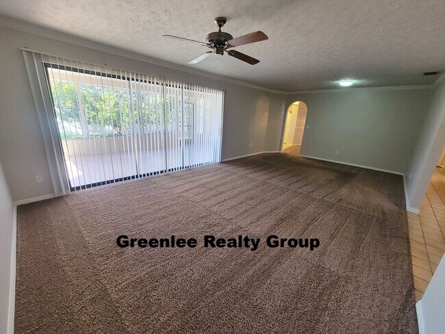 Foto del edificio - Large 3 Bed/2Bath/2 Car Garage Home in Port Richey- 1914 sqft!