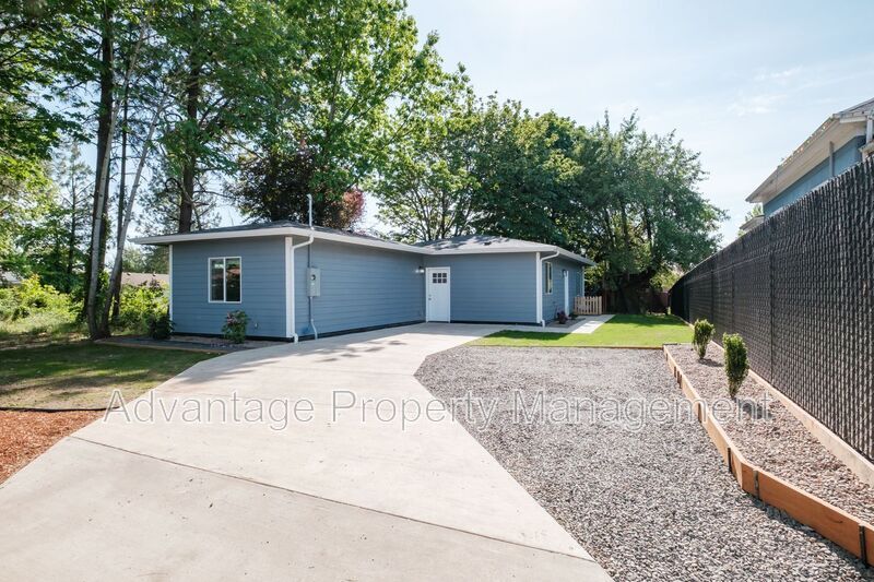 Foto principal - 2190 Marion St SE