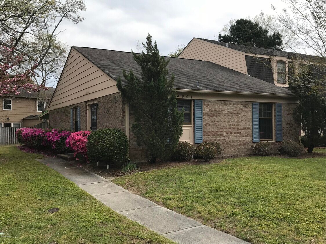 Primary Photo - 4901 Marlin Ct