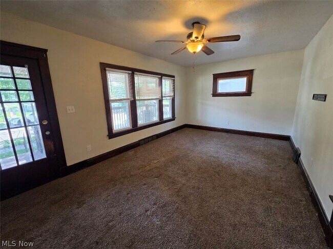 Building Photo - 4100 Mapledale Ave