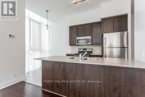 Building Photo - 530-530 St Clair Ave W