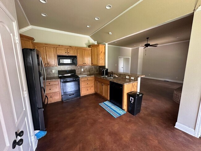 Building Photo - Three Bed Two Bath South Shreveport Home