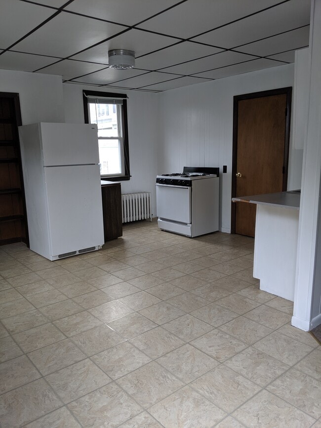 Building Photo - 109 Mechanic St