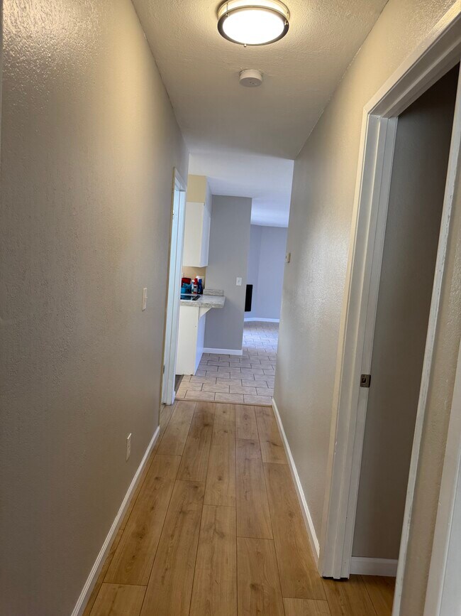 Foto del edificio - 9437 Fox Creek Dr