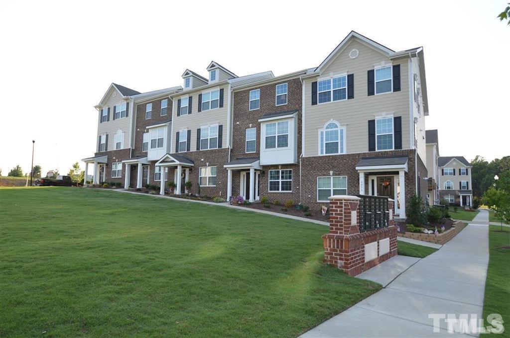 6047 Kentworth Dr, Holly Springs, NC 27540 Townhome Rentals in Holly