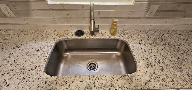 Foto del edificio - 3522 Barker Dr