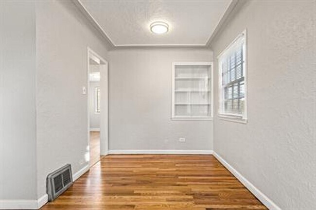 Foto del edificio - Stylish 3-Bed Home with Finished Basement!