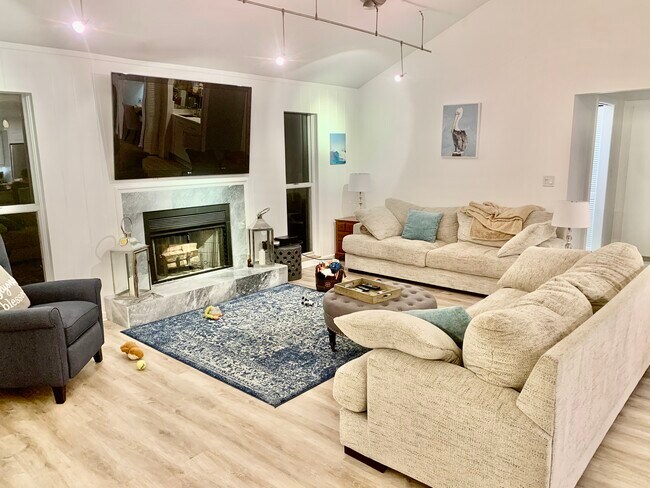 Building Photo - 4678 Pine Harrier Dr