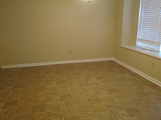 Building Photo - 306 Eagle Court