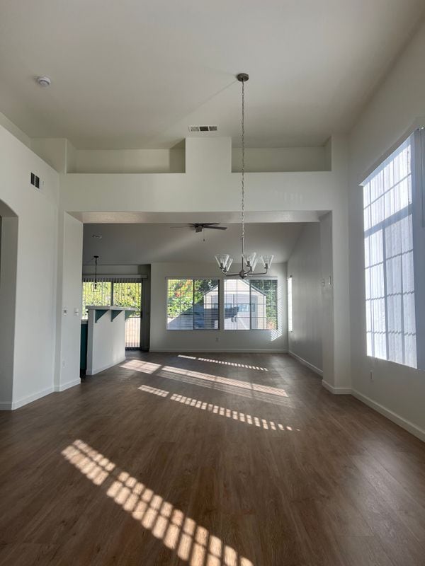 Foto del edificio - 10980 Santa Barbara Pl