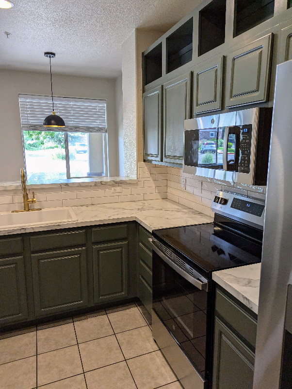 Building Photo - 2821 Willow Tree Ln