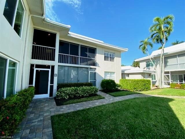 Building Photo - 2 bedroom in Naples FL 34103
