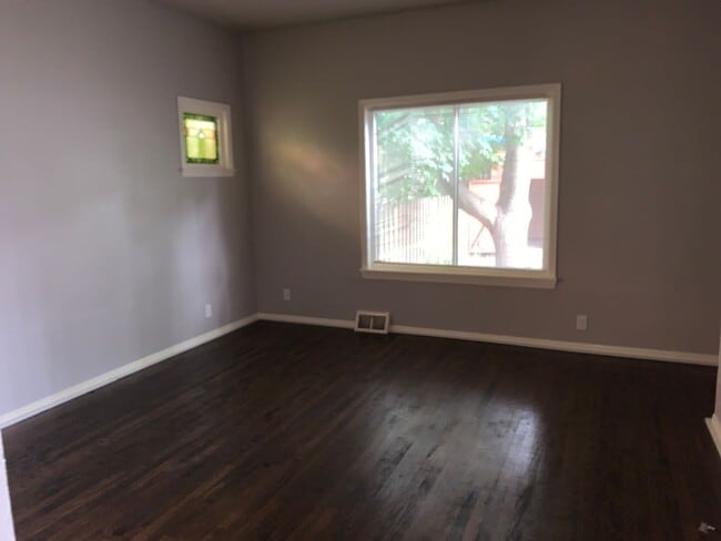 Building Photo - 4 Bedroom, 2 Bath House in Bay View