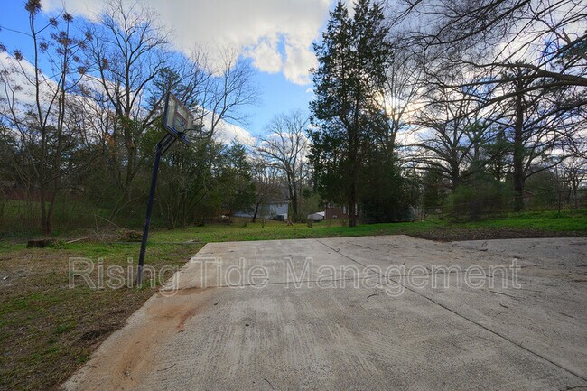 Building Photo - 175 Park Rd
